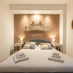 https://popolo-roomssuites.it-romehotels.com